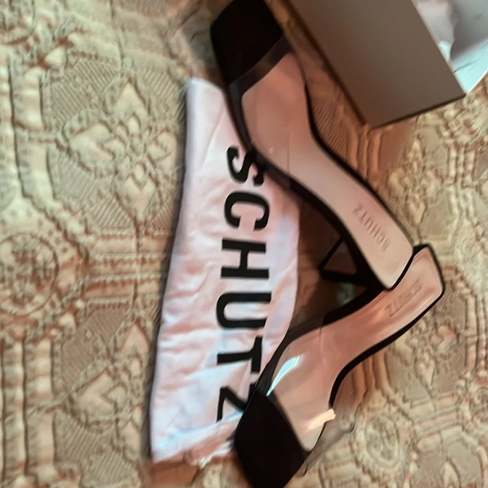 Sandals - Picture 2 of 8